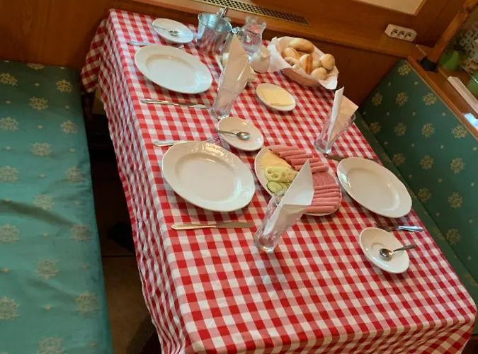 酒店 White House Klagenfurt 克拉根福